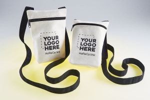 Промо сумка шоппер с логотипом методом шелкографии, материал сумки – белая бязь, сумка застегивается на  черную  молнию, длинная ручка на плечо из черной стропы.